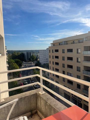 Appartement à vendre deernier étage 3 pièces AIX EN PROVENCE (13) dans une résidence en centre ville