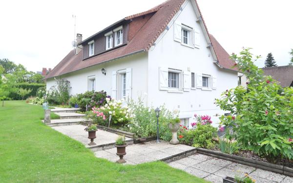 Maison à vendre    7 pièces • 223 m2 Gournay-en-Bray