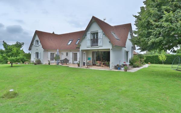 Maison à vendre    7 pièces • 223 m2 Gournay-en-Bray