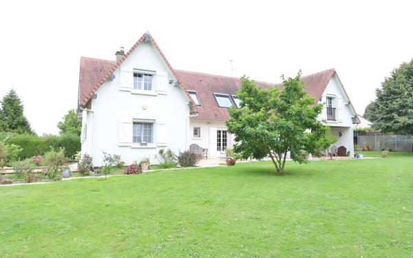 Maison à vendre    7 pièces • 223 m2 Gournay-en-Bray