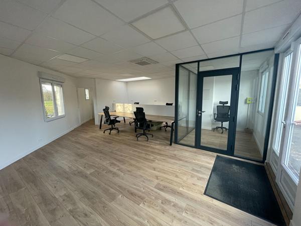 Maison Thorigne Fouillard 2 pièce(s) 36 m2 / hyper-centre/ état neuf/ 3 stationnements