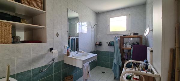 Maison Clisson 5 P . 3 Chs . Bureau . 81.29 M² . T 377 M² . Terrasse . Garage
