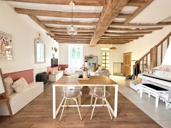 Magnifique maison ancienne trois chambres de plus de 100 m², Montreuil-Juigné