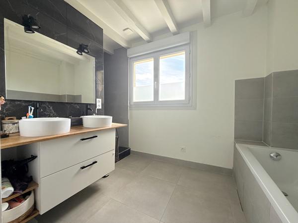 Magnifique maison ancienne trois chambres de plus de 100 m², Montreuil-Juigné