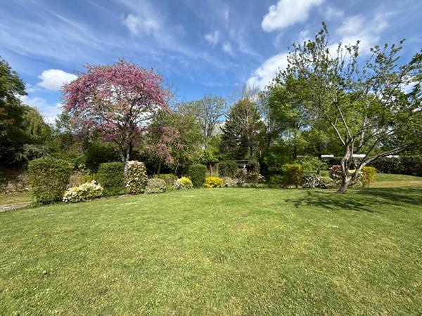 Magnifique maison ancienne trois chambres de plus de 100 m², Montreuil-Juigné