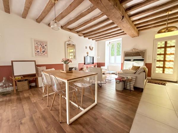 Magnifique maison ancienne trois chambres de plus de 100 m², Montreuil-Juigné