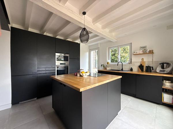 Magnifique maison ancienne trois chambres de plus de 100 m², Montreuil-Juigné