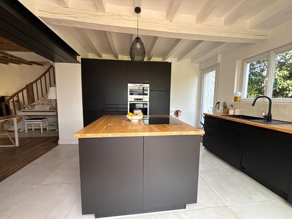 Magnifique maison ancienne trois chambres de plus de 100 m², Montreuil-Juigné