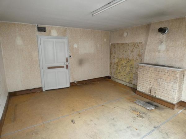 Maison, 112 m²,8 pièces 4 chambres, 213 m² de terrain