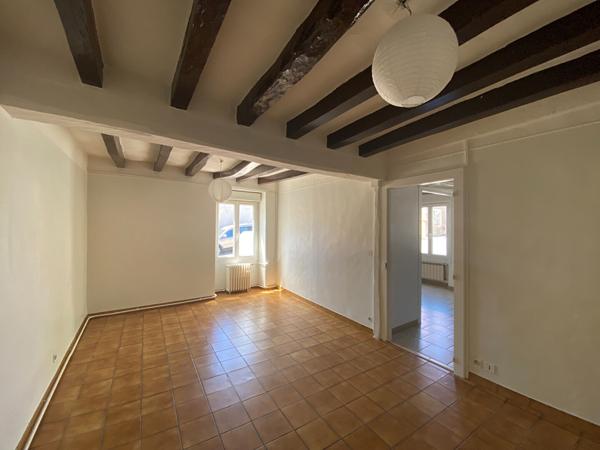 A louer commune NIHERNE maison type 2 avec cour