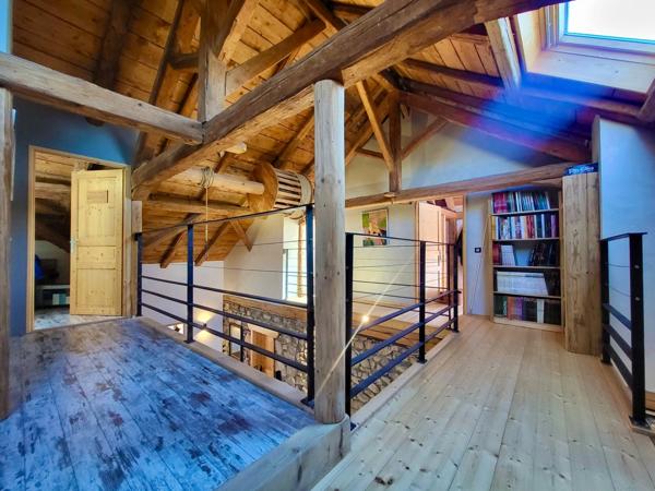 Dpt Haute Savoie (74), à vendre THOLLON-LES-MEMISES MAISON-GÎTE COEUR DE STATION