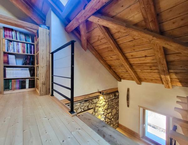 Dpt Haute Savoie (74), à vendre THOLLON-LES-MEMISES MAISON-GÎTE COEUR DE STATION