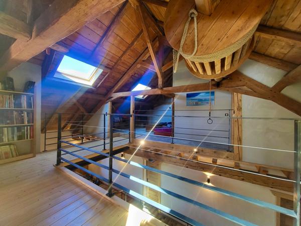 Dpt Haute Savoie (74), à vendre THOLLON-LES-MEMISES MAISON-GÎTE COEUR DE STATION