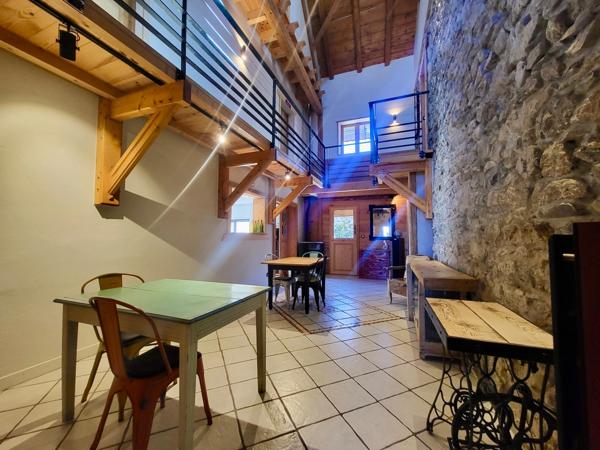 Dpt Haute Savoie (74), à vendre THOLLON-LES-MEMISES MAISON-GÎTE COEUR DE STATION