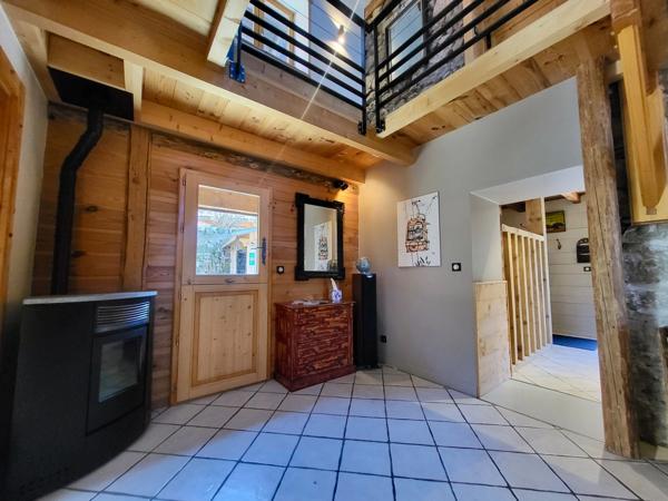 Dpt Haute Savoie (74), à vendre THOLLON-LES-MEMISES MAISON-GÎTE COEUR DE STATION
