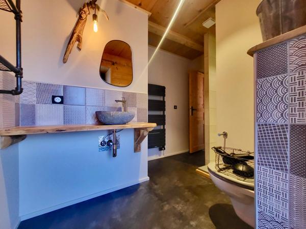 Dpt Haute Savoie (74), à vendre THOLLON-LES-MEMISES MAISON-GÎTE COEUR DE STATION