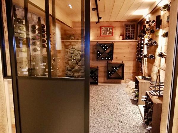 Dpt Haute Savoie (74), à vendre THOLLON-LES-MEMISES MAISON-GÎTE COEUR DE STATION