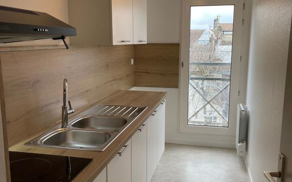 Appartement à vendre    3 pièces •  Bordeaux