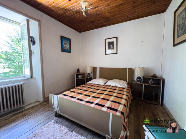 Maison
         12 pièces
        - 256 m² Exclusivité 290 000 € *