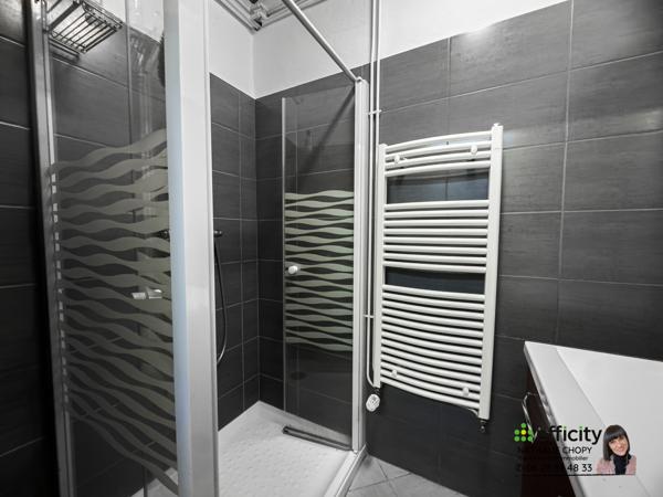 Maison
         12 pièces
        - 256 m² Exclusivité 290 000 € *
