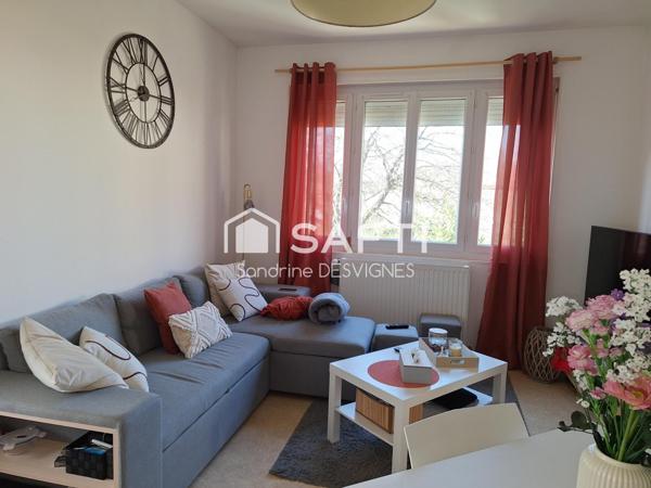 2 maisons, 215 m2 hab, garages et dépendances.