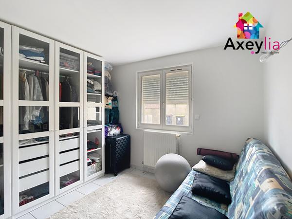 Pouilly-les-Nonains (42155) A VENDRE - POUILLY-LES-NONAINS - MAISON DE PLAIN-PIED AVEC VÉRANDA, QUATRE CHAMBRES DONT UNE SUITE PARENTALE,