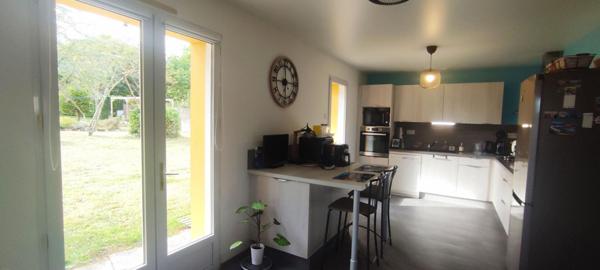 Maison  4 pièce(s) 117 m2 env proche centre ville Pornic avec dépendances