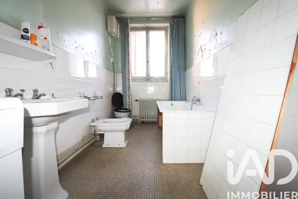Maison à vendre 12 pièces 258 m² Neuvic