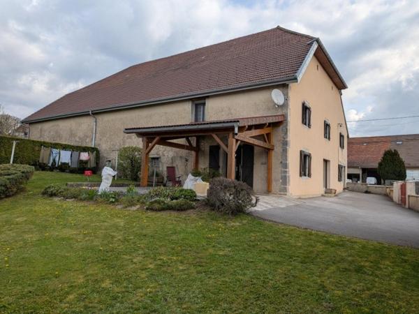 Maison en pierre rénovée  4 chambres 172 m² habitables DOURNON à 10 min de SALINS ET LEVIER