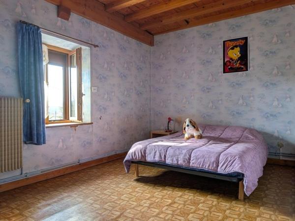 Maison en pierre rénovée  4 chambres 172 m² habitables DOURNON à 10 min de SALINS ET LEVIER