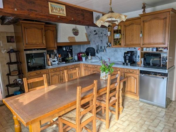 Maison en pierre rénovée  4 chambres 172 m² habitables DOURNON à 10 min de SALINS ET LEVIER