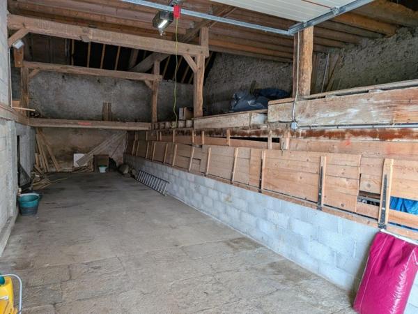 Maison en pierre rénovée  4 chambres 172 m² habitables DOURNON à 10 min de SALINS ET LEVIER