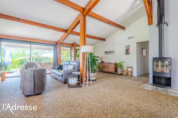 CANEJAN - 2 MAISONS ET 80 M² DE DEPENDANCES