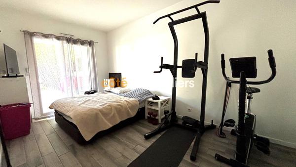 Vente
                Maison168 m² - 6 Pièces -
                    CADAUJAC (33140)