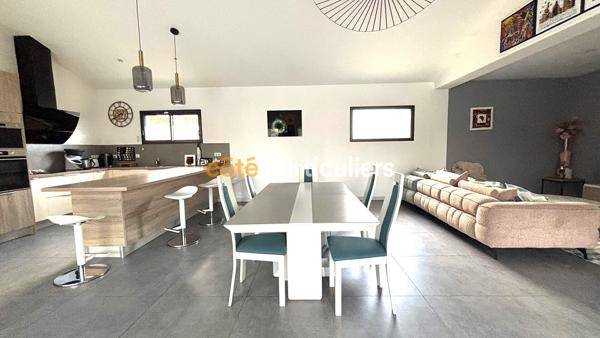 Vente
                Maison168 m² - 6 Pièces -
                    CADAUJAC (33140)