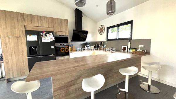 Vente
                Maison168 m² - 6 Pièces -
                    CADAUJAC (33140)