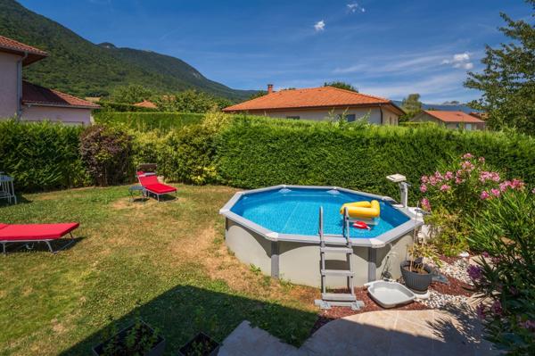Appartement - villa 130 m², jardin 150 m², terrasse - balcon 25 m²