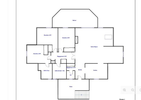 Appartement - villa 130 m², jardin 150 m², terrasse - balcon 25 m²