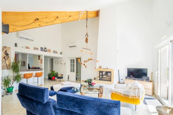 Appartement - villa 130 m², jardin 150 m², terrasse - balcon 25 m²