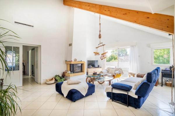 Appartement - villa 130 m², jardin 150 m², terrasse - balcon 25 m²
