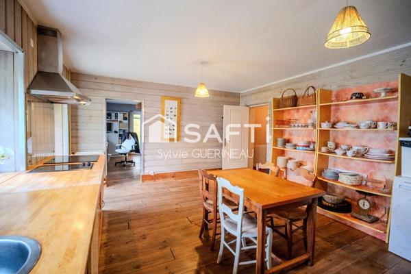 Maison rénovée de 366 m2 sur 3 881 m2 de terrain