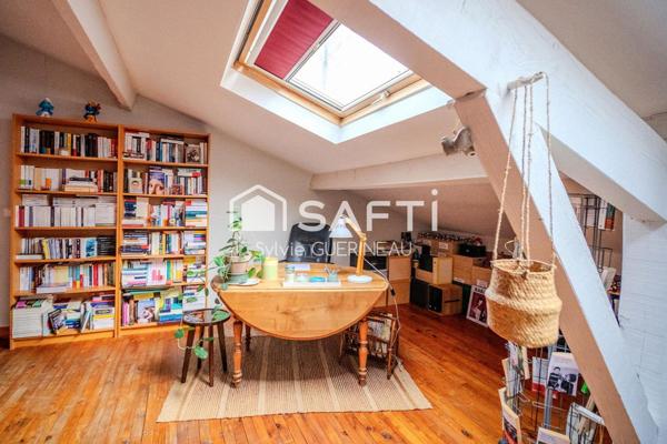 Maison rénovée de 366 m2 sur 3 881 m2 de terrain