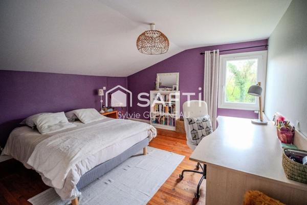 Maison rénovée de 366 m2 sur 3 881 m2 de terrain