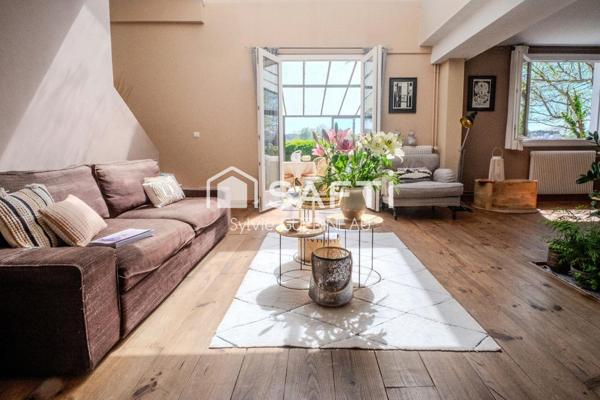 Maison rénovée de 366 m2 sur 3 881 m2 de terrain