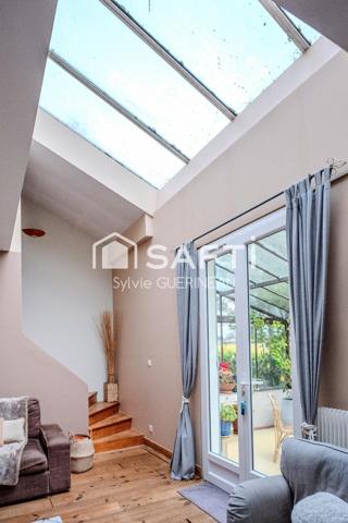 Maison rénovée de 366 m2 sur 3 881 m2 de terrain