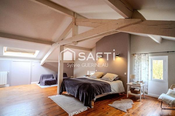 Maison rénovée de 366 m2 sur 3 881 m2 de terrain