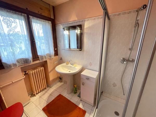 Maison mitoyenne F5 dans secteur privilégié du Près la rose