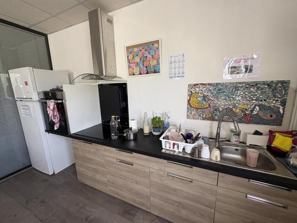 Aubagne (13400) Bureau de 213m2 - Aubagne / Camp Major