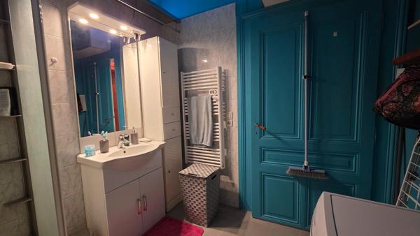 Appartement 2 pièces de 34 m2 à Aix-les-Bains avec vue château