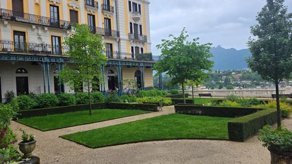 Appartement 2 pièces de 34 m2 à Aix-les-Bains avec vue château